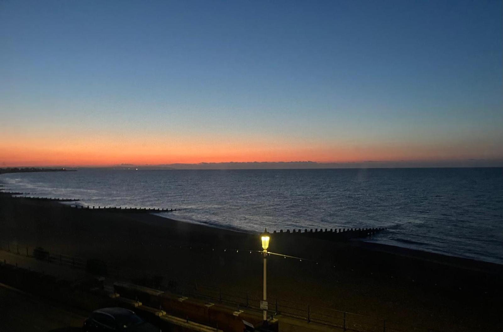 "The Italian" Seafront Apartment Eastbourne Exterior photo