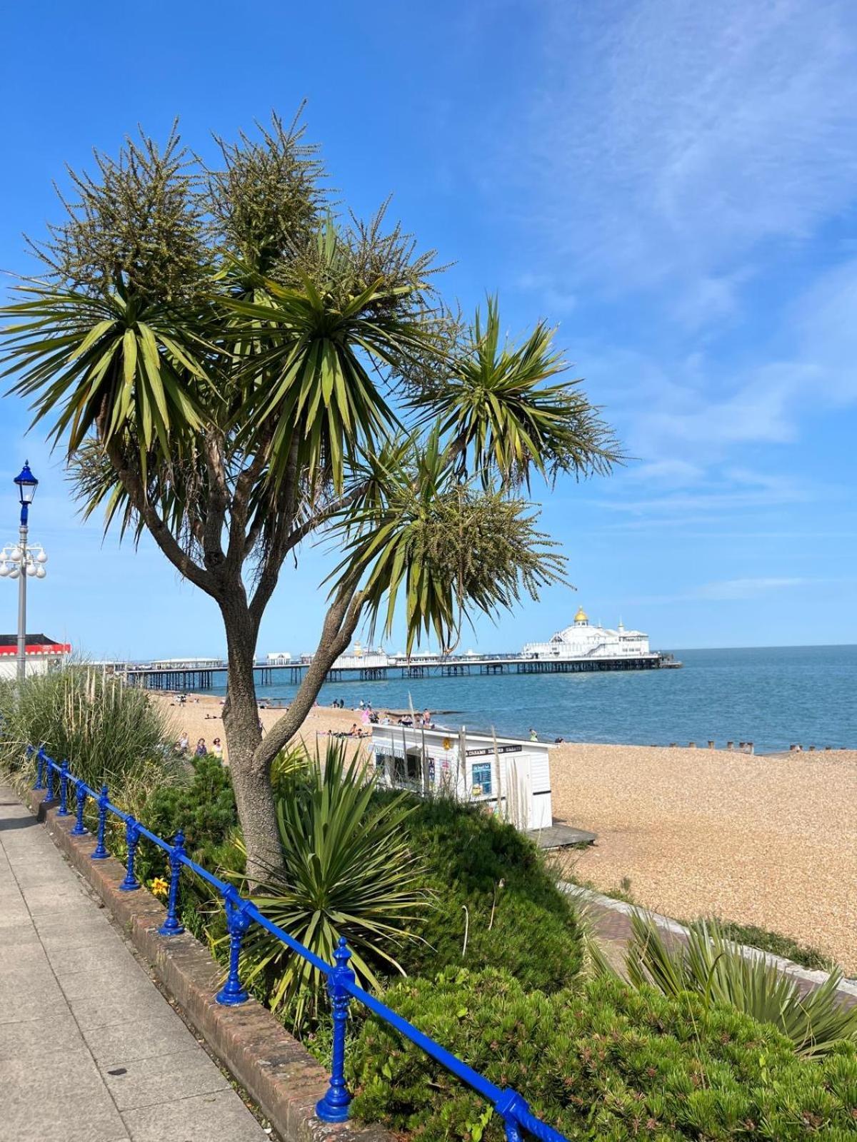 "The Italian" Seafront Apartment Eastbourne Exterior photo